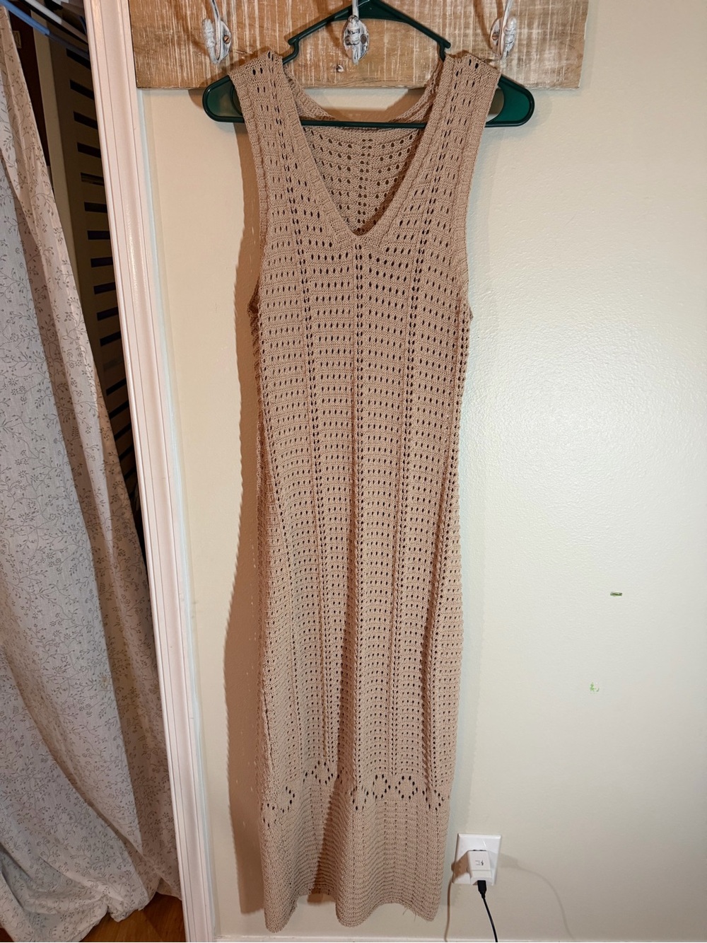 π€β¨ Long Crochet Beach Cover-Up Dress β Cream β¨ποΈπ Size: L Excellent condition - Picture 3 of 8